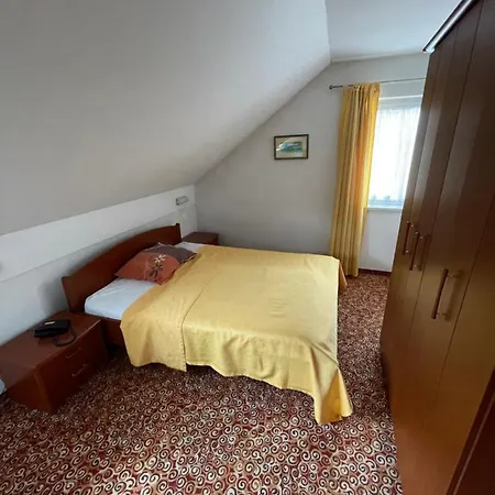 Gostisce Senica * Senovo